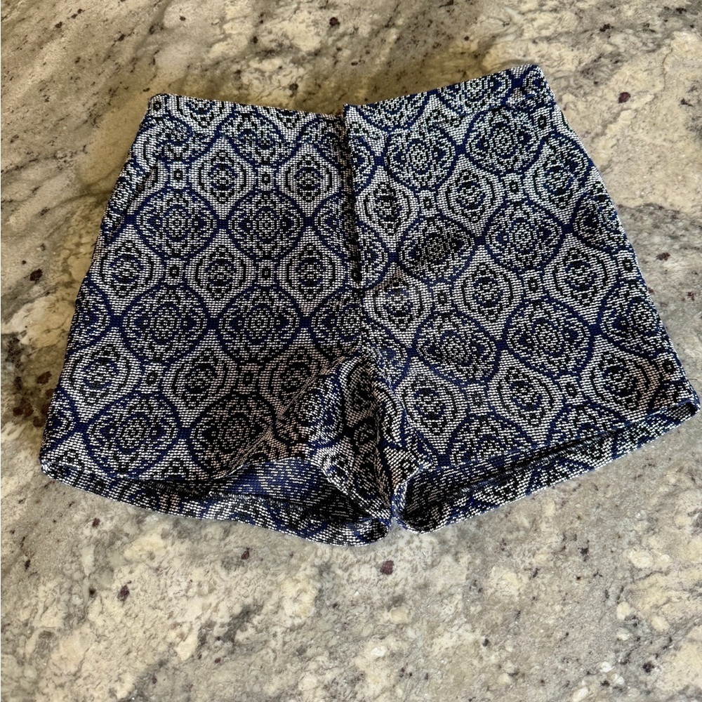 💙 NEVER WORN! TART Patterned Dark Blue and White Women's Stylish Shorts